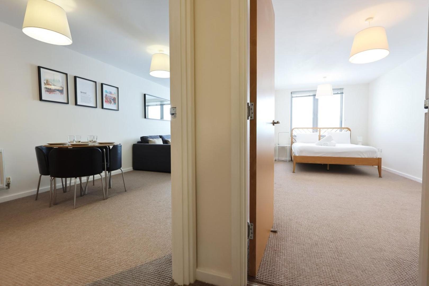 Cozy Kingsize In Centre! * Bristol